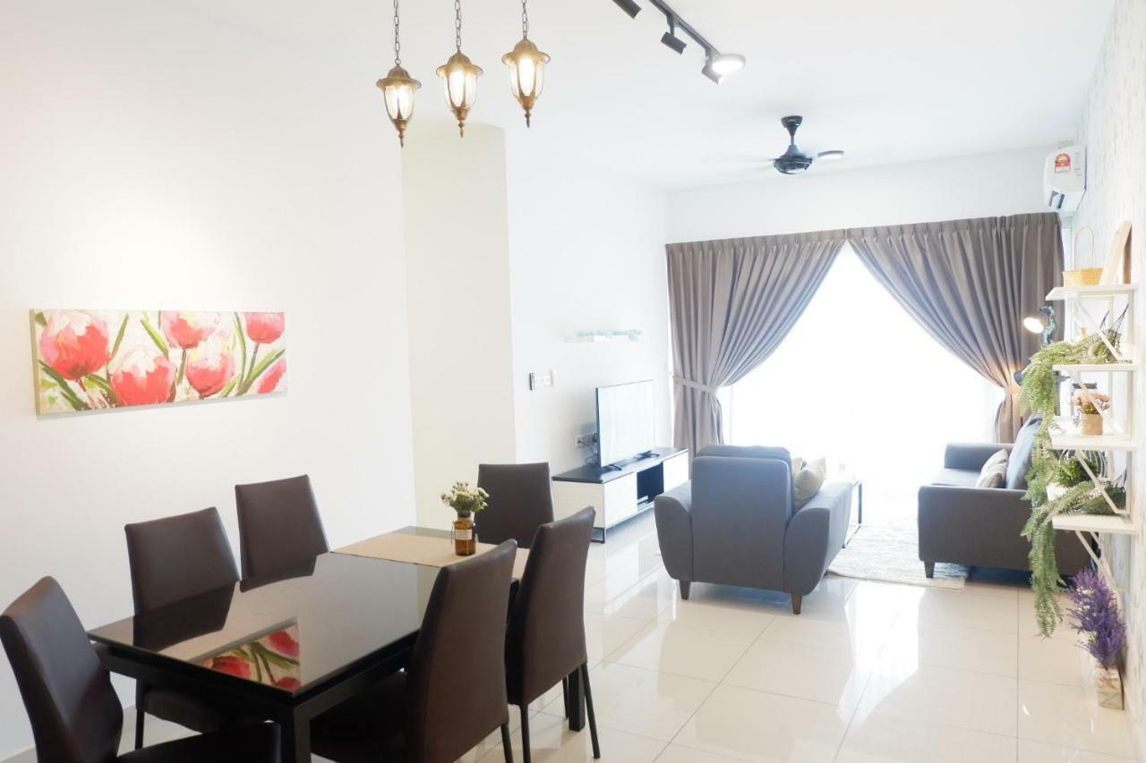 The Pinnacle Tower Johor Bahru Esterno foto