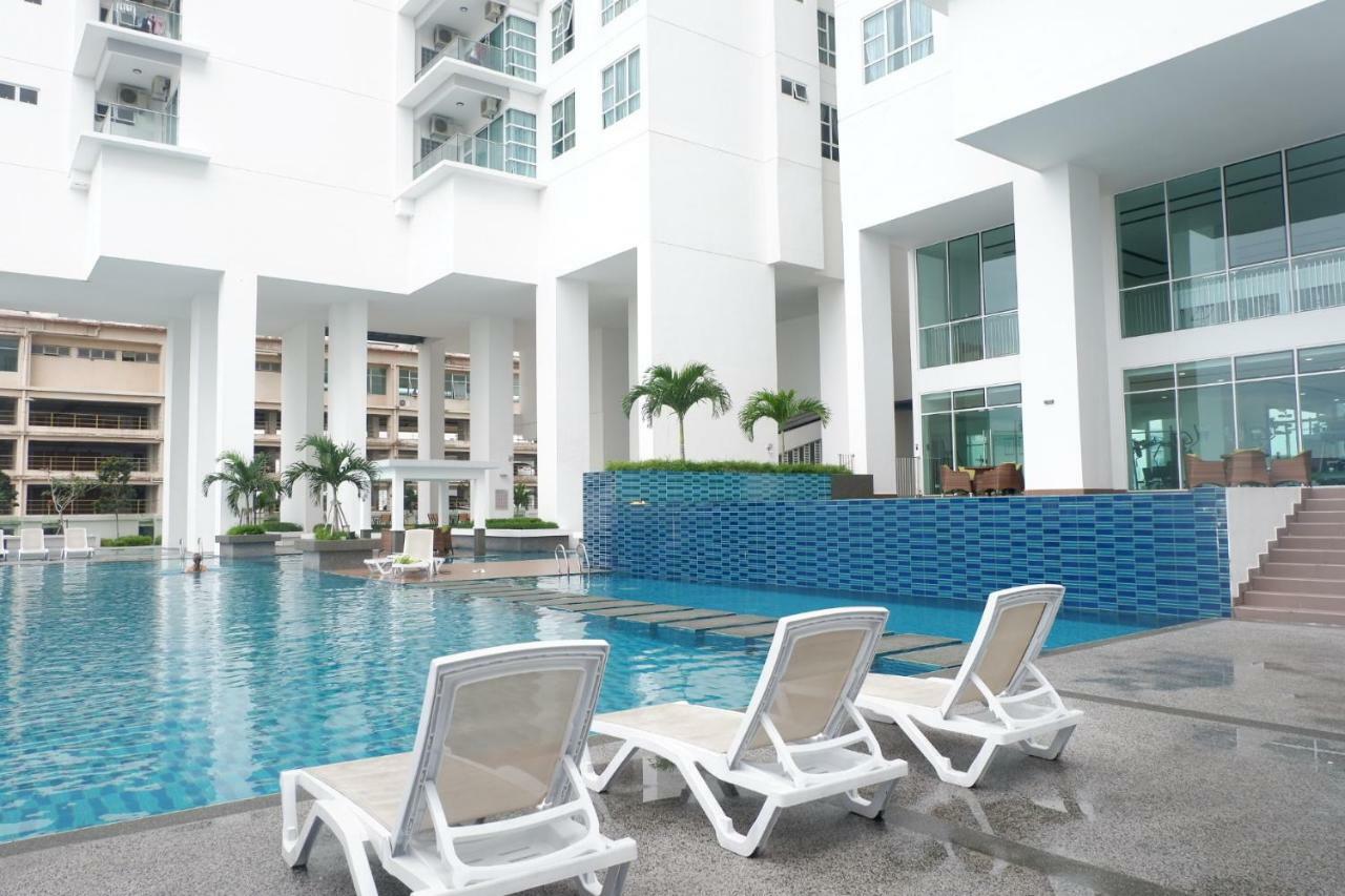 The Pinnacle Tower Johor Bahru Esterno foto